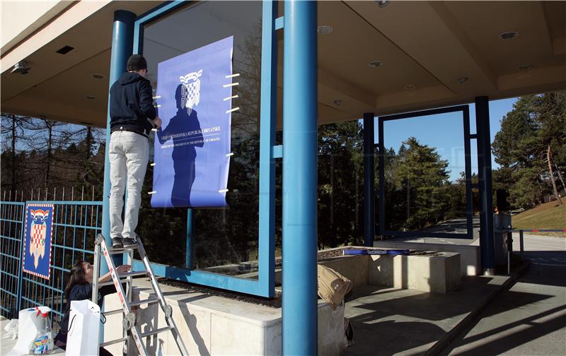 Promjena natpisa "Ured Predsjednice" u "Ured Predsjednika Republike Hrvatske"