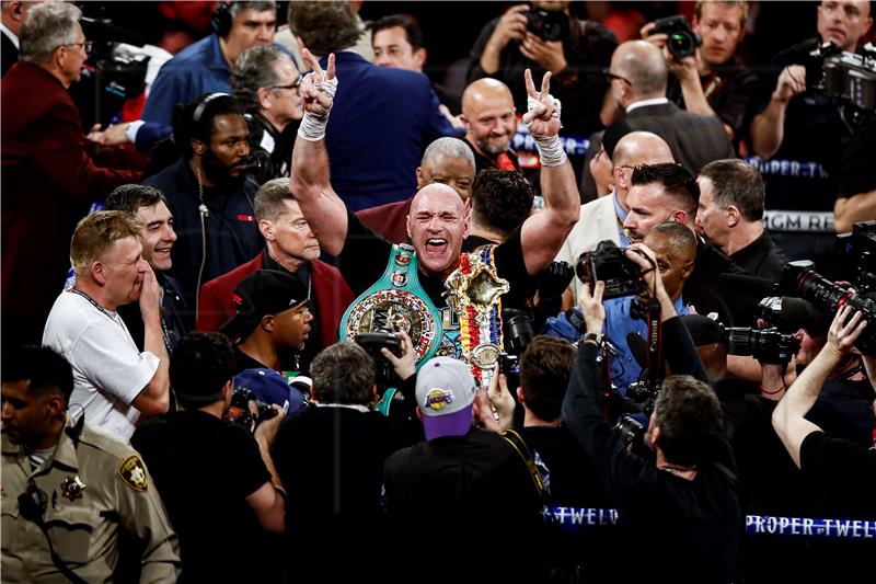 Tyson Fury tehničkim nokautom pobijedio Wildera