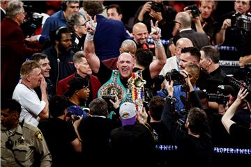 Tyson Fury tehničkim nokautom pobijedio Wildera