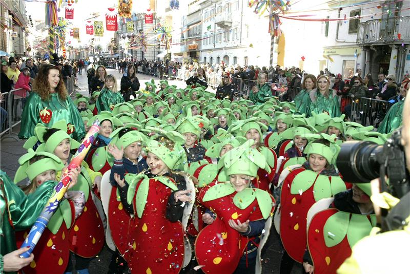 11,000 Carnival revellers march through central Rijeka