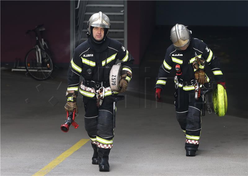 Ugašen požar u neboderu u Vlaškoj