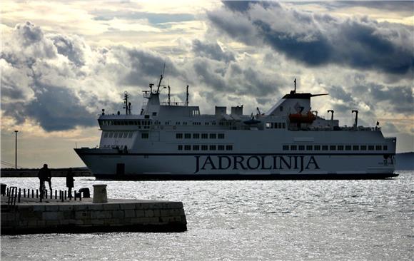 U splitskoj Trajektnoj luci sanitarni inspektor za putnike iz Italije