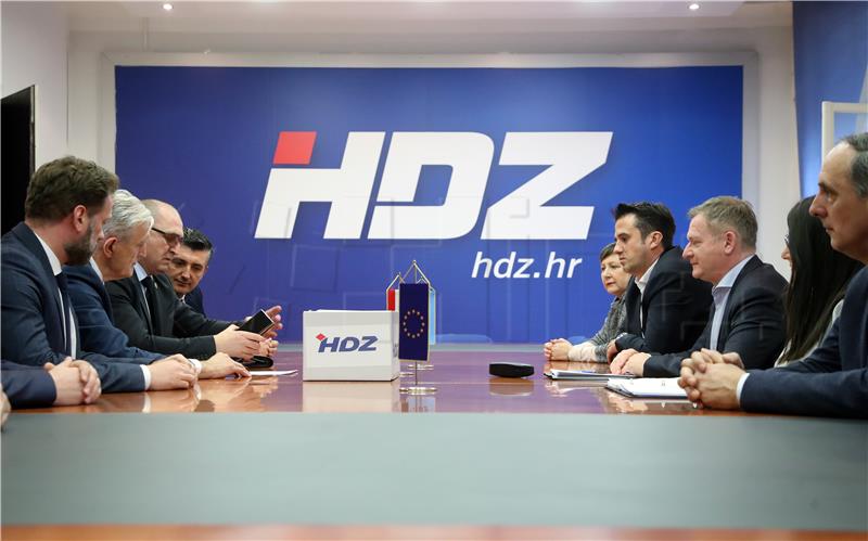 Izbori u HDZ-u: Galić odustao od kandidature i potporu dao Plenkoviću