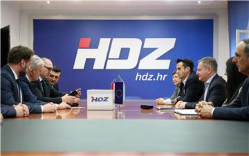 Izbori u HDZ-u: Galić odustao od kandidature i potporu dao Plenkoviću