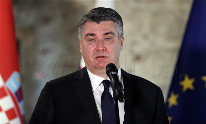 Milanovic: I support Franak association's activities to ensure court rulings are implemented