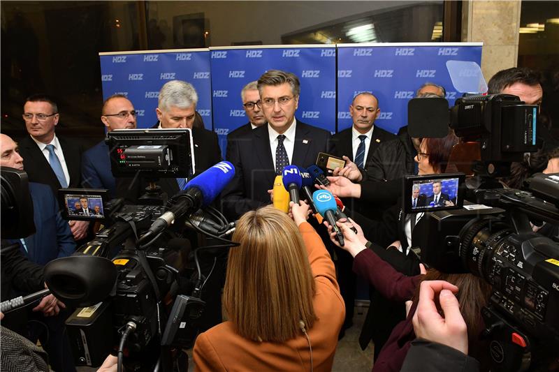 Plenković: Napadi na HDZ dolaze i s lijeva i s desna