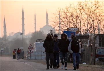 Turska: preko 75 tisuća migranata pustili smo u EU