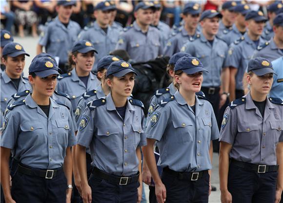 MUP planira upisati 750 kandidata za buduće policajce i policajke