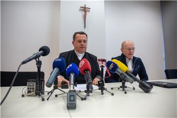 Konferencija za medije Komisije HBK o Odluci Ustavnoga suda o Zakonu o udomiteljstvu