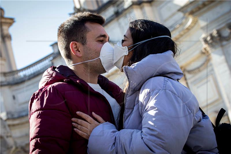 Koronavirus zatvara škole u Italiji, otkazuje događanja u svijetu