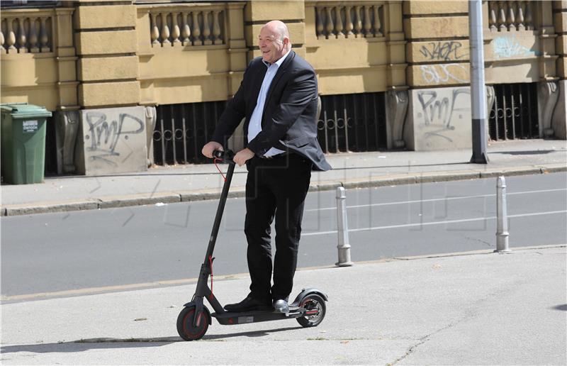 GLAS again urges government to regulate electric scooters