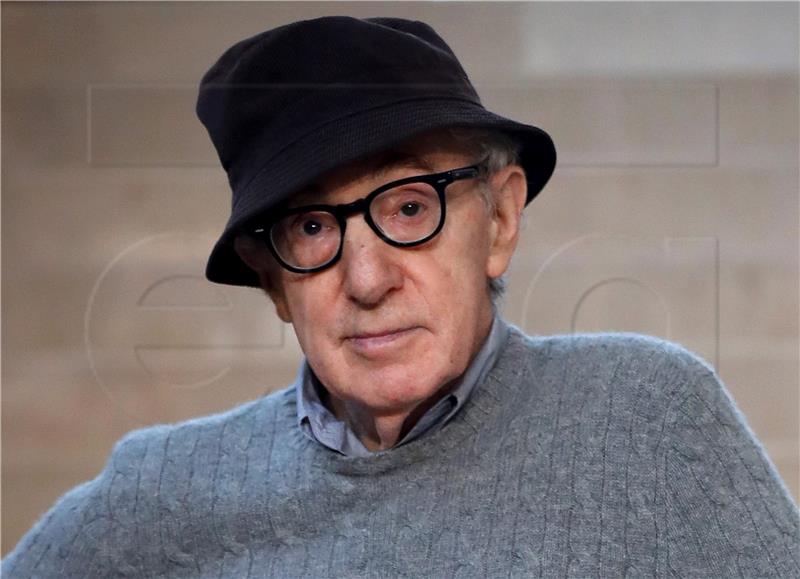 (FILE) USA LITERATURE WOODY ALLEN BOOK