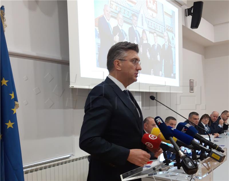  Plenković:  Alternativci u HDZ-u koriste retoriku onih kojima je cilj srušiti vladu