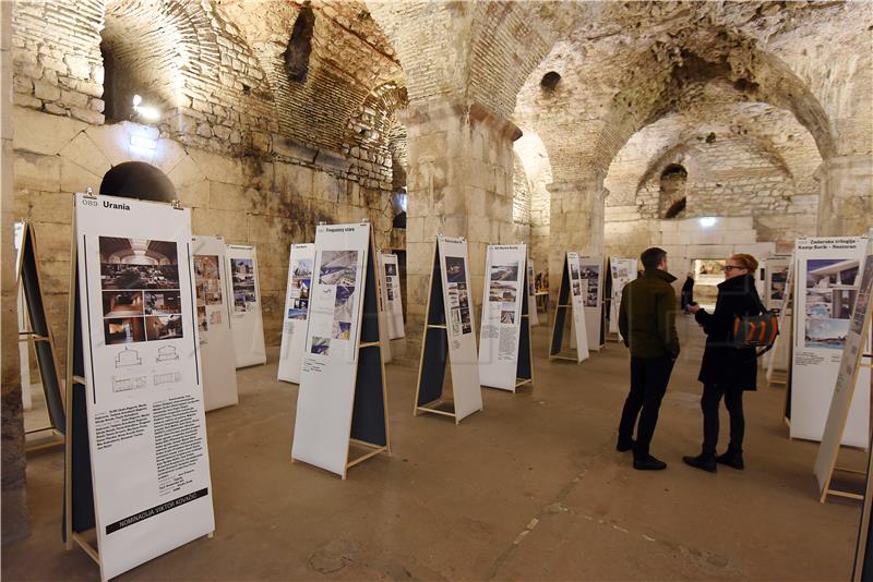 Godišnja izložba ostvarenja hrvatskih arhitekata i arhitektica u Podrumima Dioklecijanove palače, te dodjela nagrada                     