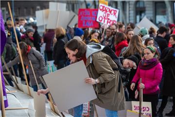  Feministički kolektiv fAKTIV održao "Noćni marš - 8. mart"