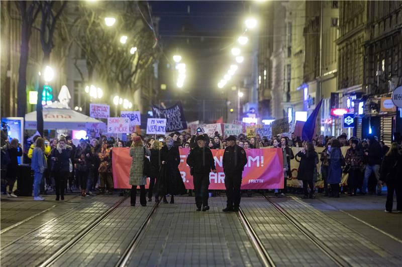  Feministički kolektiv fAKTIV održao "Noćni marš - 8. mart"