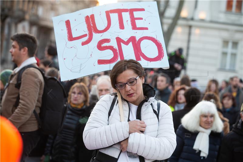  Feministički kolektiv fAKTIV održao "Noćni marš - 8. mart"