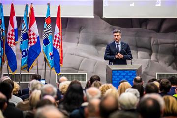  Plenković: Pripremamo poticajnu mjeru za povratak naših ljudi iz inozemstva