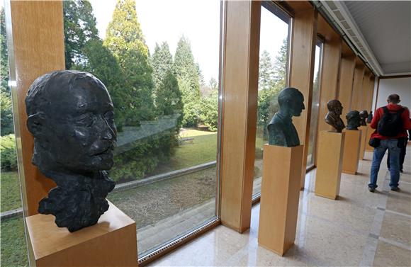 Removal of busts triggers off different reactions