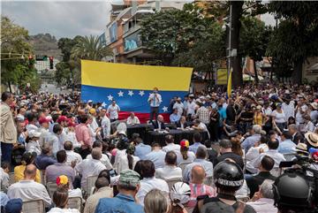 Venezuela: policija kod parlamenta zaustavila skup predvođen Guaidom 