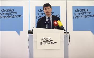 Konferencija za novinare Stranke s Imenom i Prezimenom