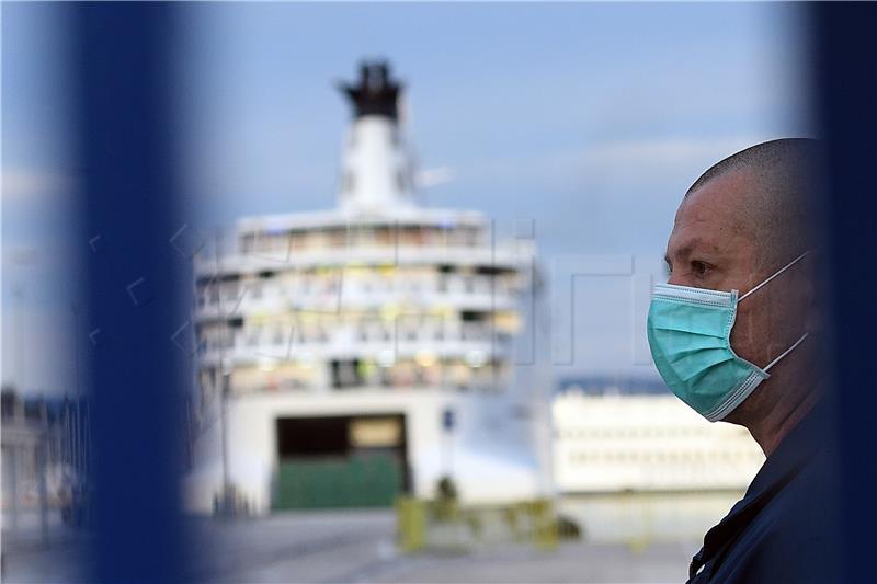 20 Croatian and 9 Italian ferry passengers quarantined in Split