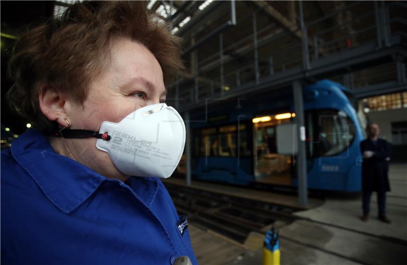 Dezinfekcija tramvaja radi prevencije koronavirusa