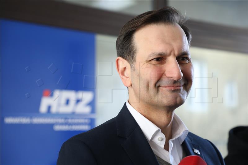 Izbori HDZ: Kovač dao izjavu prilikom glasanja