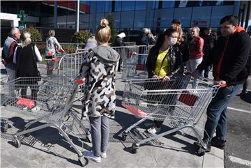 Crna Gora još bez oboljelih, no zatvara međunarodni putnički promet