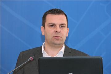 Dario Hrebak Vladi: Omogućite nam da se odreknemo komunalne naknade