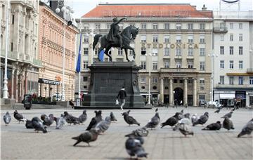 Prazni kafići u centru Zagreba