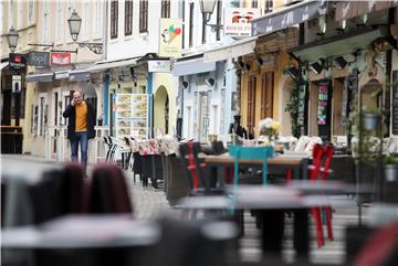 Prazni kafići u centru Zagreba