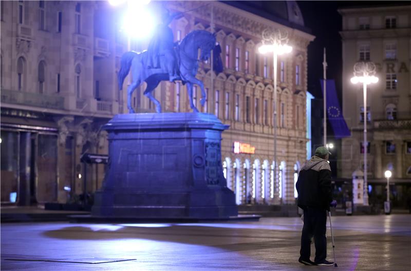 Prazne ulice i trgovi u Zagrebu