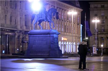 Prazne ulice i trgovi u Zagrebu