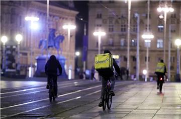 Prazne ulice i trgovi u Zagrebu