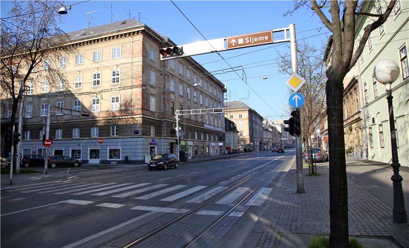 Prazan grad nakon uvođenja mjera sprječavanja širenja zaraze koronavirusom