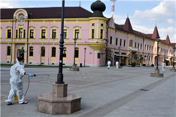 U Vinkovcima u samoizolaciji 98 osoba, Grad dezinficira komunalnu opremu