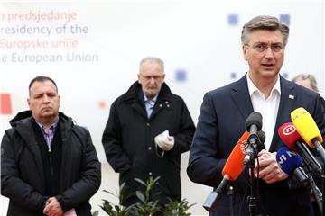 Plenković: Ostanite mirni i držite razmak