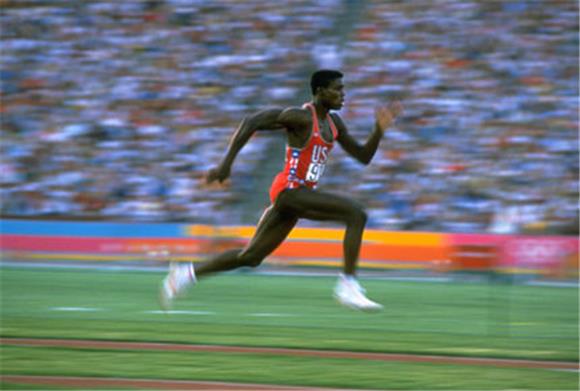 Carl Lewis: Tokio 2020 bi trebao postati Tokio 2022