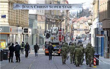 Vojska pomaže u raščišćavanju posljedica potresa u Zagrebu