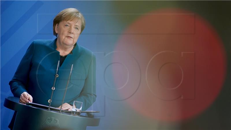 Merkel i po drugi put negativna na koronavirus, ali ostaje u karanteni