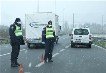 Policija vozačima: Upalite svjetla unatoč prestanku obaveze