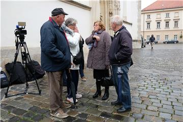 Banke umirovljenicima: U poslovnice samo ako je neophodno 