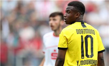 (FILE) GERMANY SOCCER MOUKOKO