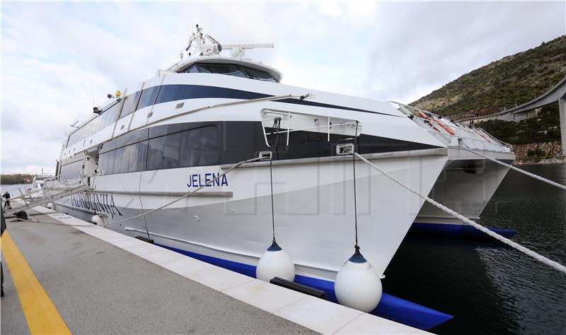 Govt' provides catamaran for repatriation of Croats from Ancona