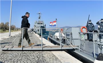 President visits coast guard in Dalmatia