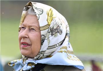 (FILE) BRITAIN QUEEN ELIZABETH TELEVISED SPEECH