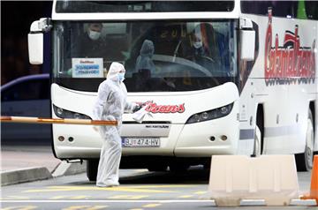 Pet autobusa s hrvatskim državljanima iz Insbrucka stiglo na Breganu