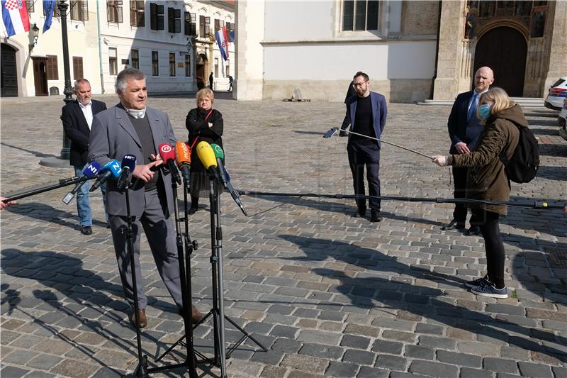 Konferencija za medije oporbenih zastupnika zagrebačke Gradske skupštine