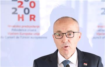 Krstičević: Vojska značajan faktor u borbi protiv koronavirusa